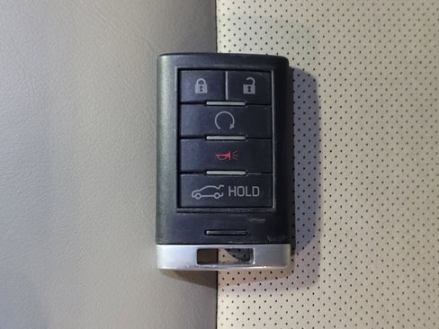 Used 2013 Cadillac XTS image 32