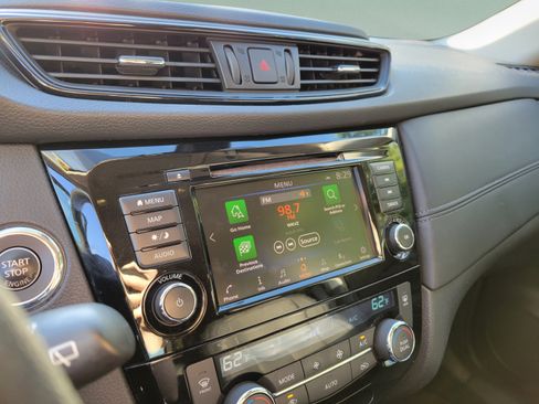 Used 2019 Nissan Rogue SL w/ Premium Package FWD image 17