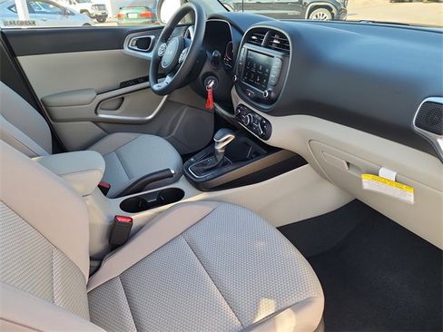 New 2025 Kia Soul LX w/ LX Technology Package image 16