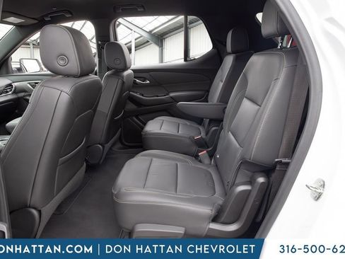 Used 2023 Chevrolet Traverse LT FWD image 16