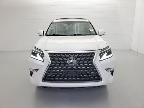 Used 2023 Lexus GX 460 Premium w/ Premium Package AWD/4WD image 3