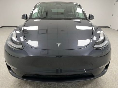 Used 2024 Tesla Model Y 2WD image 3