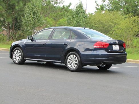 Used 2015 Volkswagen Passat 1.8T Wolfsburg Edition w/ Technology Package FWD image 7