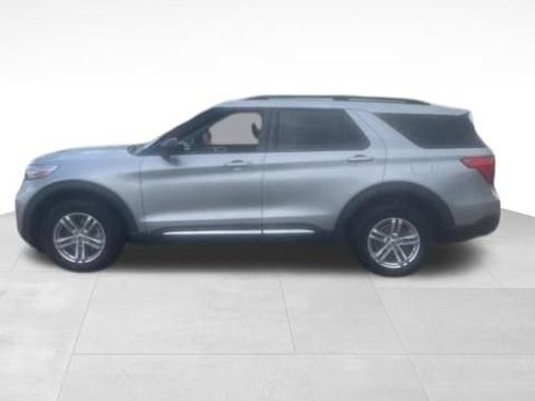 Certified 2023 Ford Explorer XLT w/ Equipment Group 202A AWD/4WD image 5