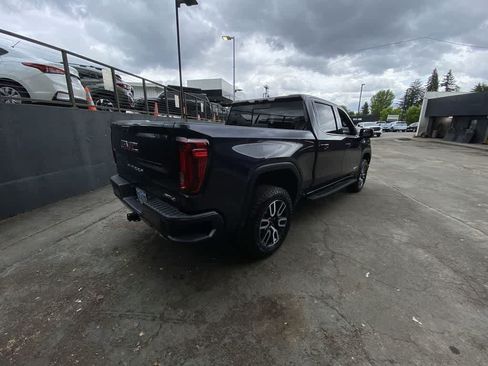 Used 2024 GMC Sierra 1500 AT4 w/ Technology Package AWD/4WD image 6