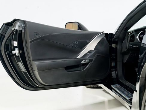 Used 2016 Chevrolet Corvette Z06 w/ 3LZ Preferred Equipment Group image 16