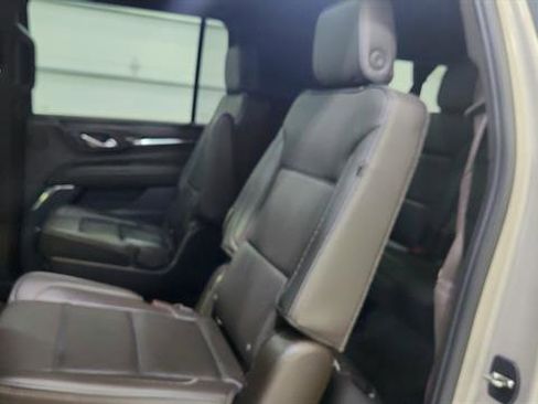 Used 2021 GMC Yukon XL Denali w/ Denali Premium Package image 22