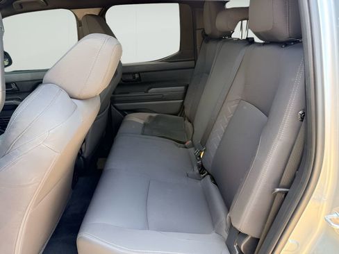 Used 2025 Toyota Tacoma SR AWD/4WD image 8