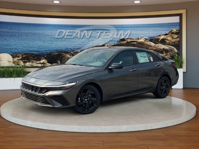 New 2026 Hyundai Elantra SEL FWD image 3
