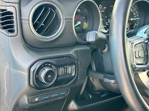 Used 2022 Jeep Wrangler Unlimited Sahara image 10