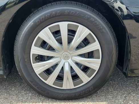 Used 2019 Toyota Camry SE image 8