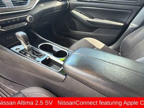 Used 2024 Nissan Altima 2.5 SV FWD image 13
