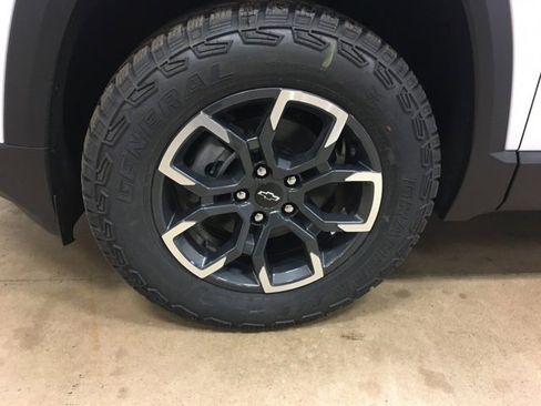 New 2026 Chevrolet Equinox ACTIV image 12