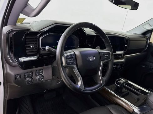 Used 2023 Chevrolet Silverado 1500 LT Trail Boss w/ Convenience Package II AWD/4WD image 10