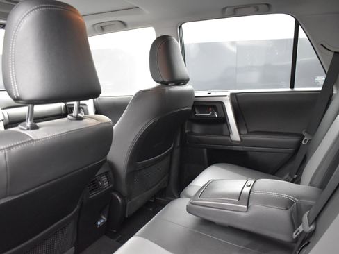 Used 2024 Toyota 4Runner SR5 Premium image 9