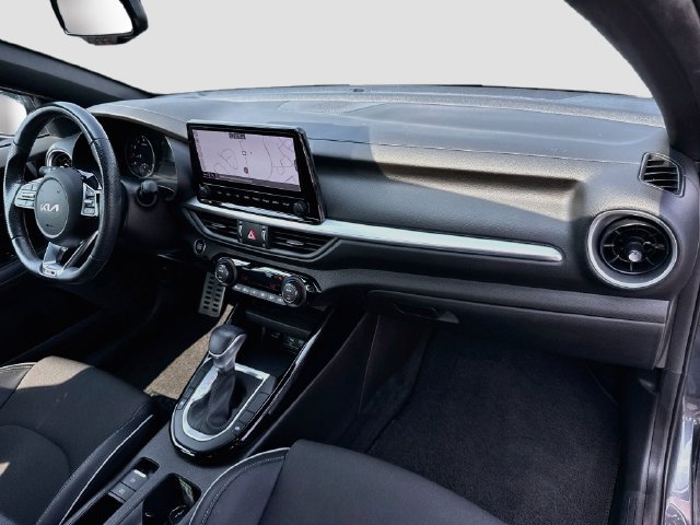 Used 2023 Kia Forte GT-Line w/ GT-Line Technology Package FWD image 27
