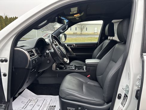 Used 2020 Lexus GX 460 Premium w/ Premium Package image 13