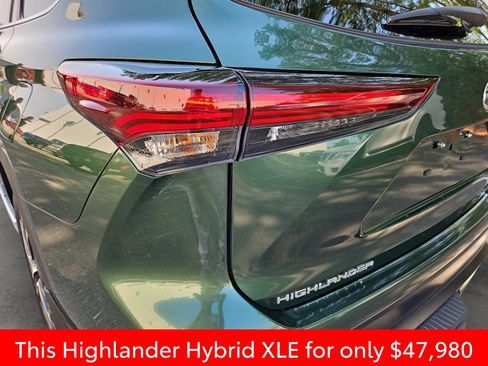 Used 2025 Toyota Highlander XLE AWD/4WD image 21