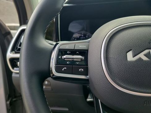 Certified 2022 Kia Sorento SX AWD/4WD image 18