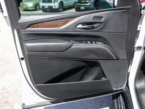 Used 2022 Cadillac Escalade ESV Sport Platinum w/ LPO, Floor Liner Package AWD/4WD image 23