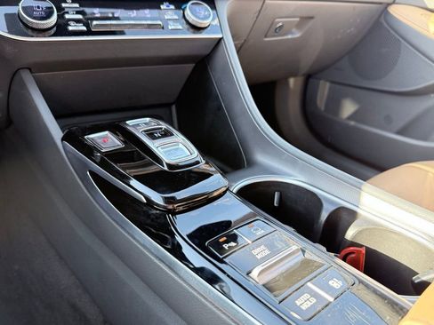 Used 2020 Hyundai Sonata Limited image 19