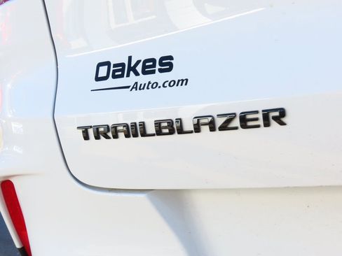 Used 2023 Chevrolet TrailBlazer RS w/ Convenience Package image 17