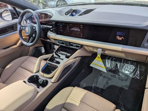 New 2026 Porsche Cayenne Coupe image 27