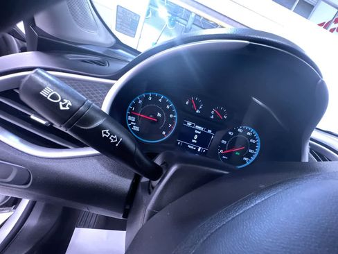 Used 2022 Chevrolet Malibu LT FWD image 18