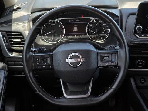 Used 2025 Nissan Rogue SV FWD image 24