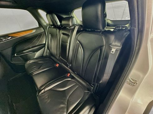 Used 2019 Lincoln MKC Reserve FWD image 26