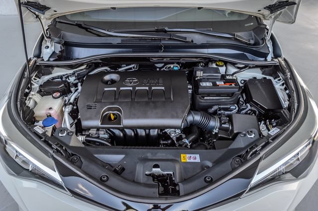Used 2020 Toyota C-HR XLE FWD image 17