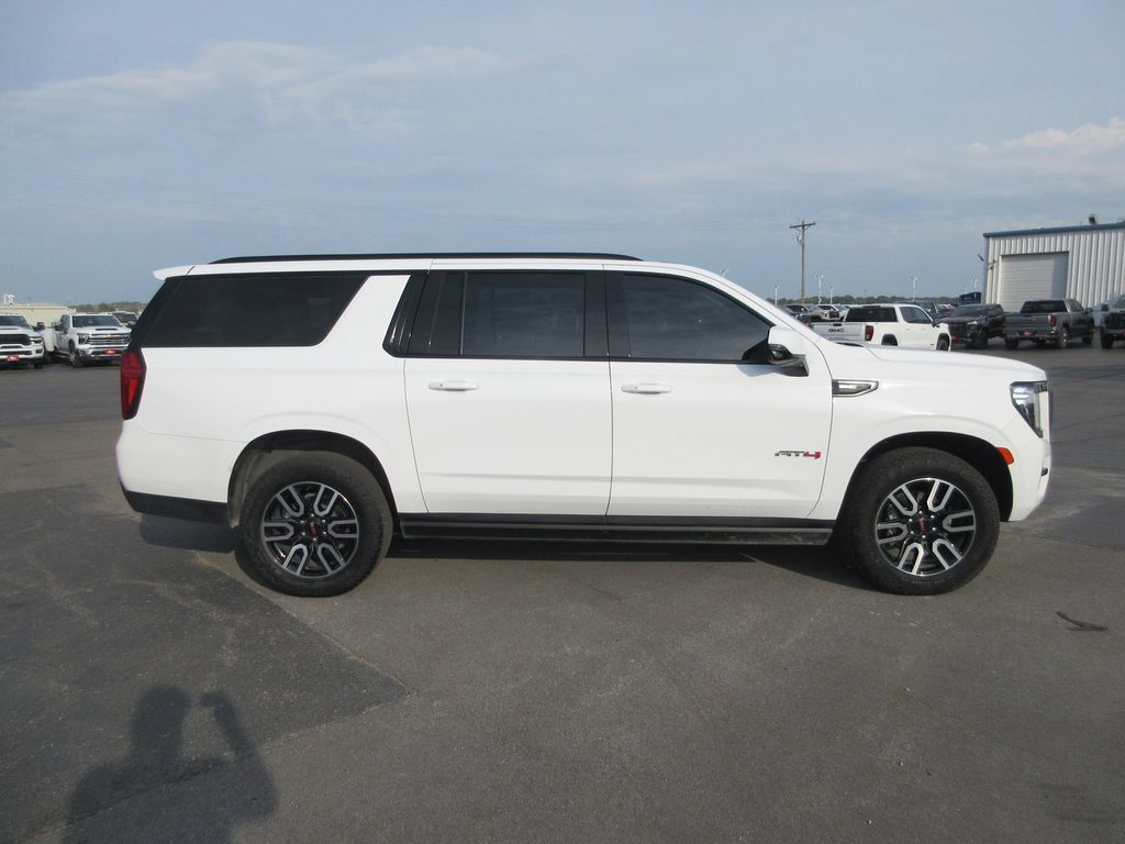 Certified 2024 GMC Yukon XL AT4 w/ Technology Package AWD/4WD image 5