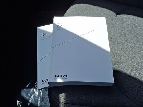 Used 2025 Kia K4 FWD image 26