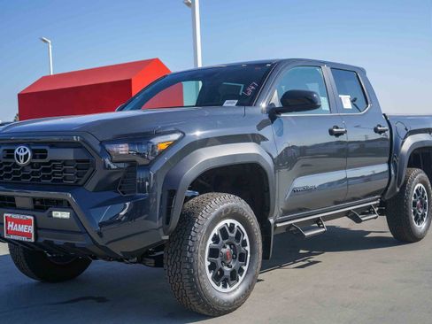 New 2025 Toyota Tacoma TRD Off-Road image 3