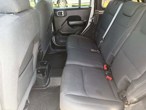 Used 2021 Jeep Wrangler Unlimited Willys image 14