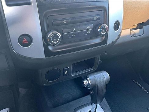 Used 2015 Nissan Frontier SV image 17
