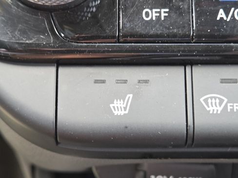 Used 2025 Hyundai Elantra SEL FWD image 8