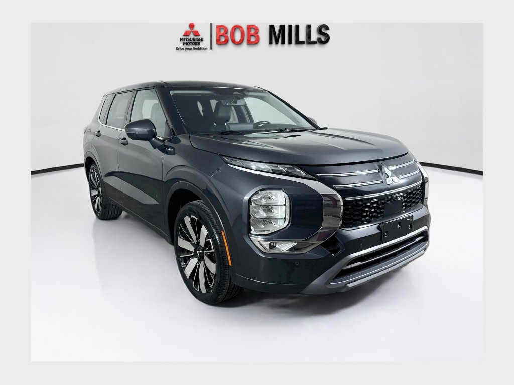 Used 2025 Mitsubishi Outlander SE FWD image 1