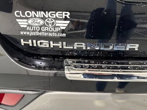 Used 2025 Toyota Highlander Platinum AWD/4WD image 9