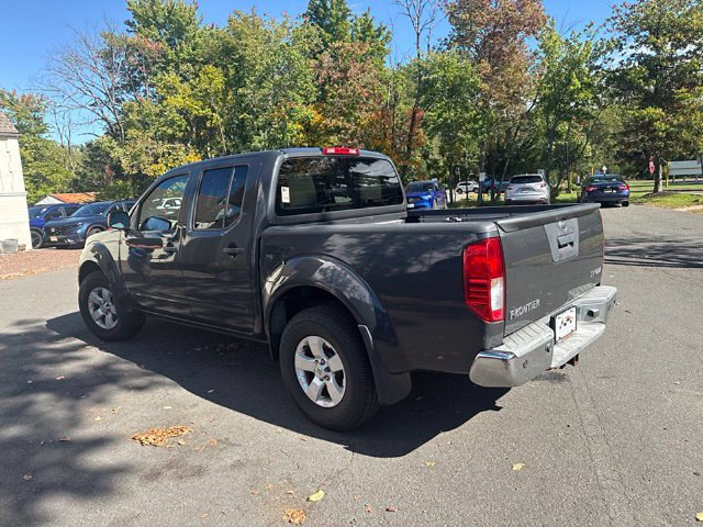 Used 2013 Nissan Frontier SV w/ SV Value Truck Pkg AWD/4WD image 4