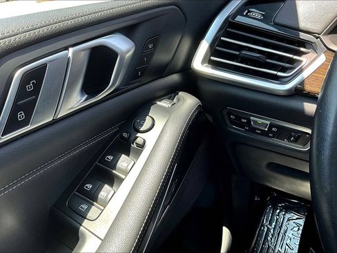 Used 2020 BMW X5 sDrive40i w/ Premium Package RWD image 16