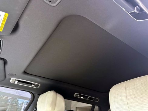 Used 2025 Land Rover Range Rover Long Wheelbase Autobiography image 27