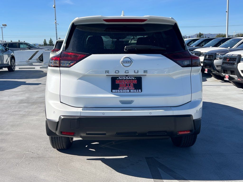 New 2026 Nissan Rogue SV FWD image 5