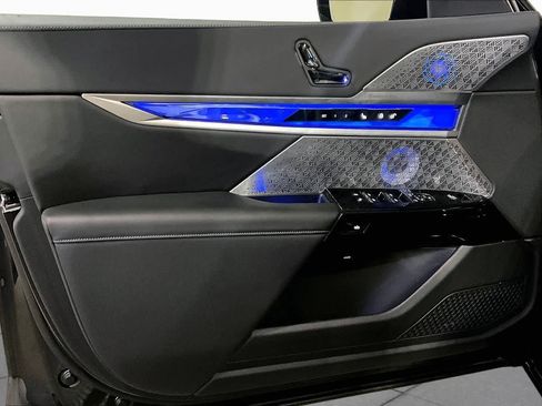 Certified 2023 BMW i7 xDrive60 AWD/4WD image 21