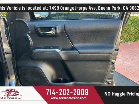 Used 2022 Toyota Tacoma TRD Off-Road image 43