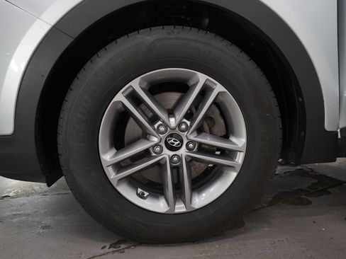 Used 2018 Hyundai Santa Fe Sport FWD image 30