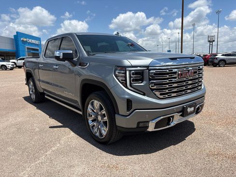 Used 2025 GMC Sierra 1500 Denali w/ Denali Reserve Package AWD/4WD image 8