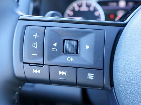 New 2025 Nissan Pathfinder SL image 10