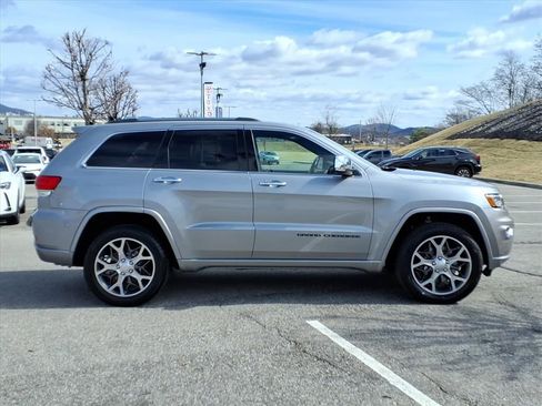 Used 2020 Jeep Grand Cherokee Overland image 3