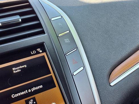 Used 2019 Lincoln MKC Reserve w/ MKC Climate Package FWD image 16